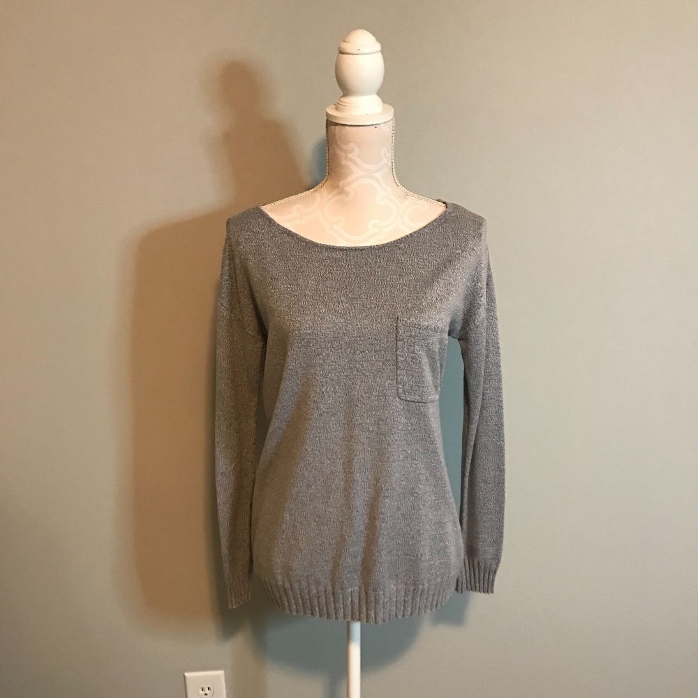 {Gap} long sleeve sweater with pocket.